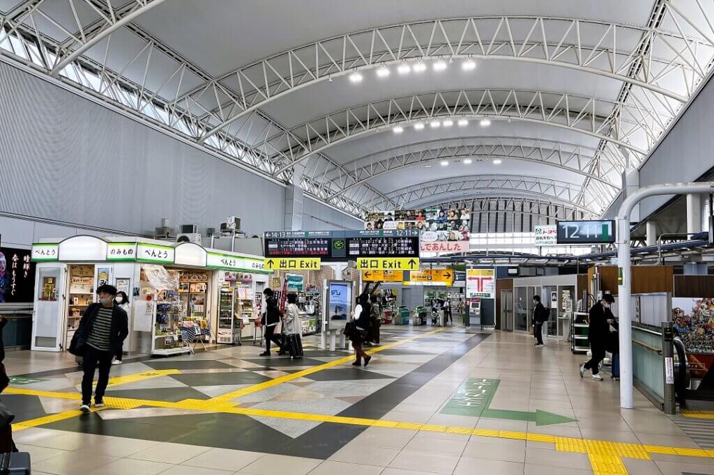 JR八戸駅新幹線改札内コンコース