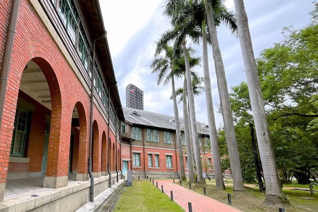 国立台湾博物館〈鉄道部パーク〉中庭公園