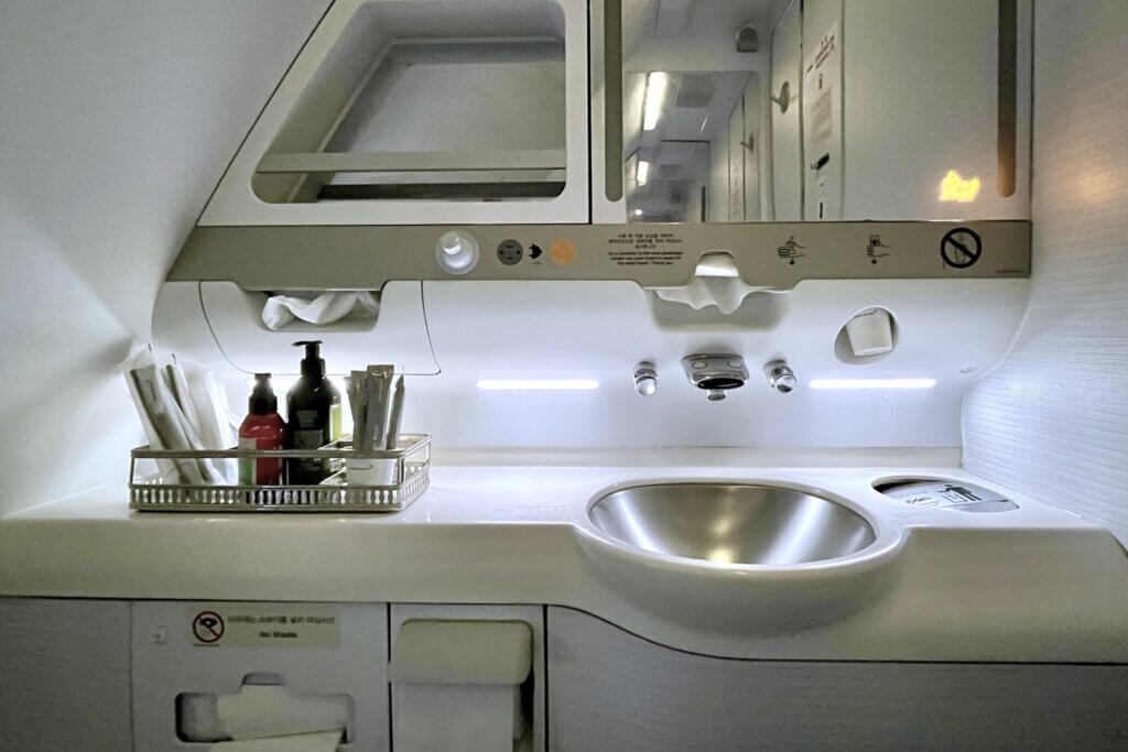 アシアナ航空A380-800トイレ