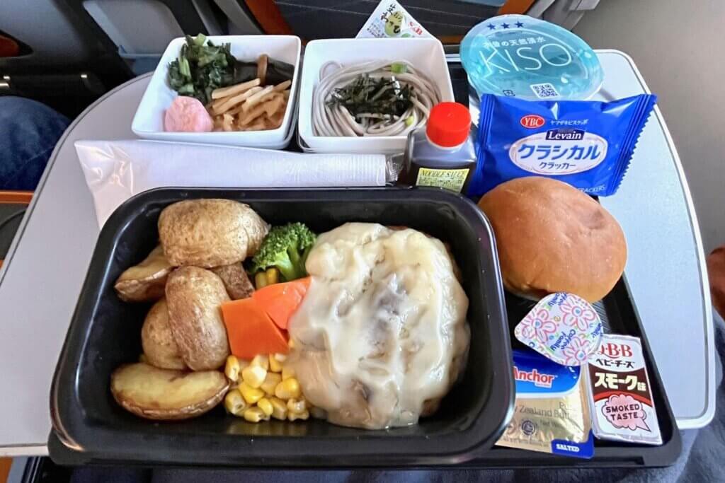 シンガポール航空プレミアムエコノミー機内食