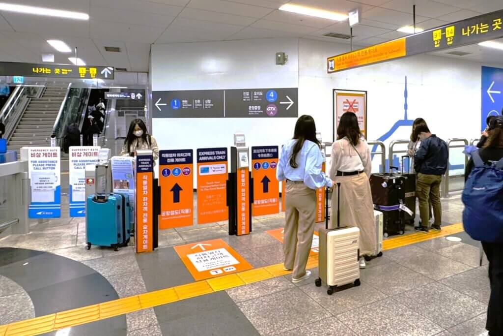 空港鉄道ソウル駅乗換改札