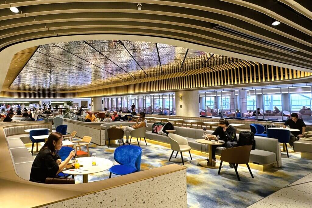 KIX Lounge Kanisai