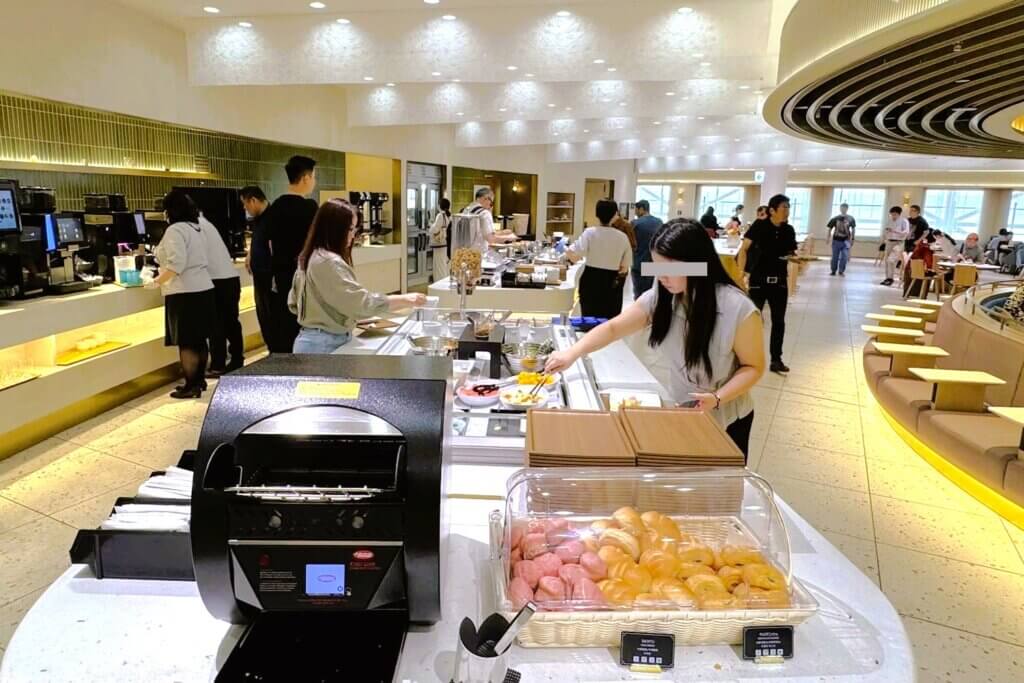 KIX Lounge Kanisai