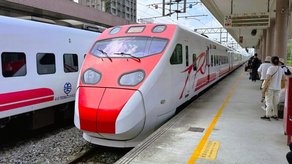 普悠瑪(プユマ)号