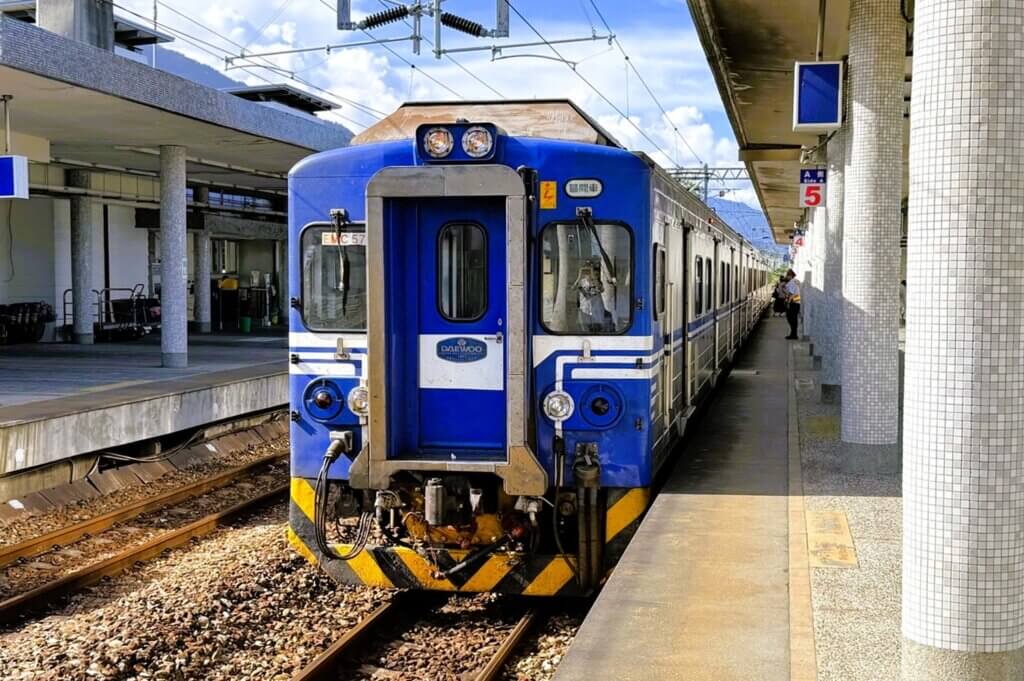 台湾鉄路EMU500型区間車