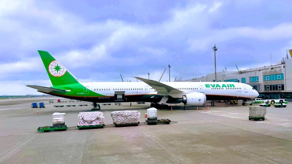 エバー航空 B781