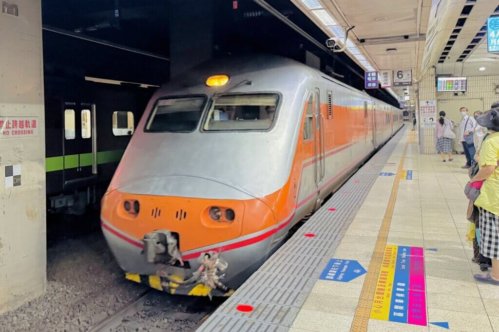自強号（台北駅）