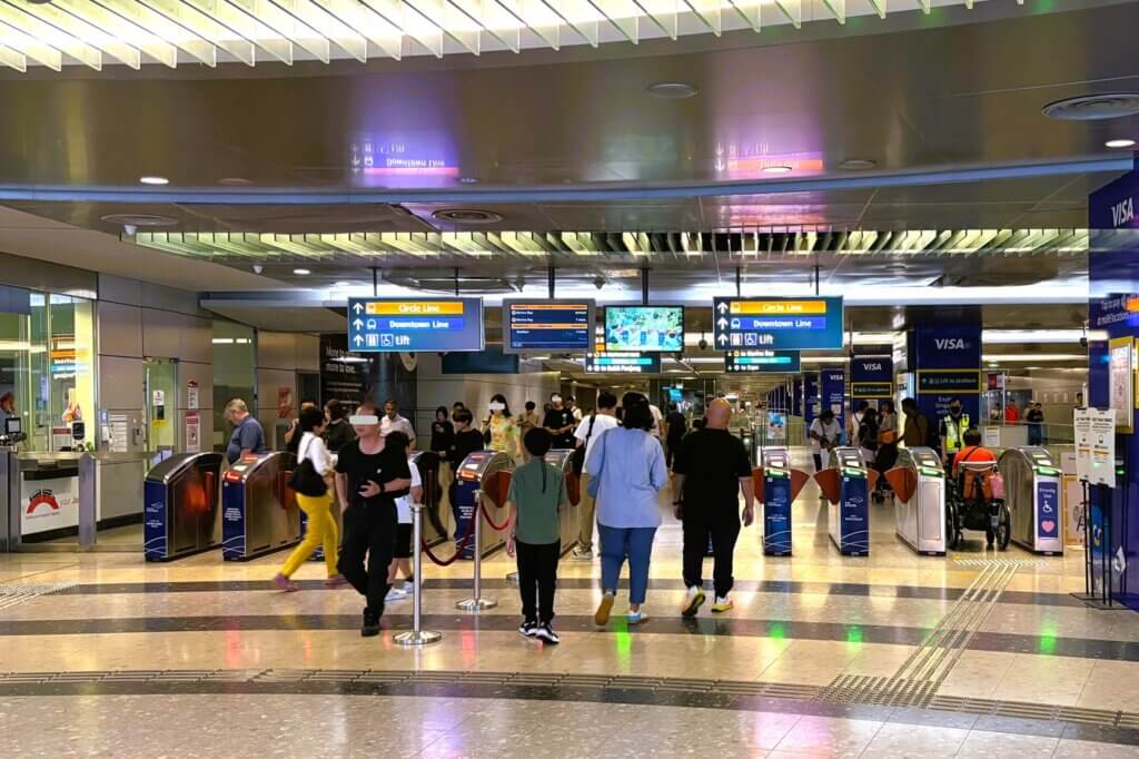 MRTベイフロント(Bayfront)駅