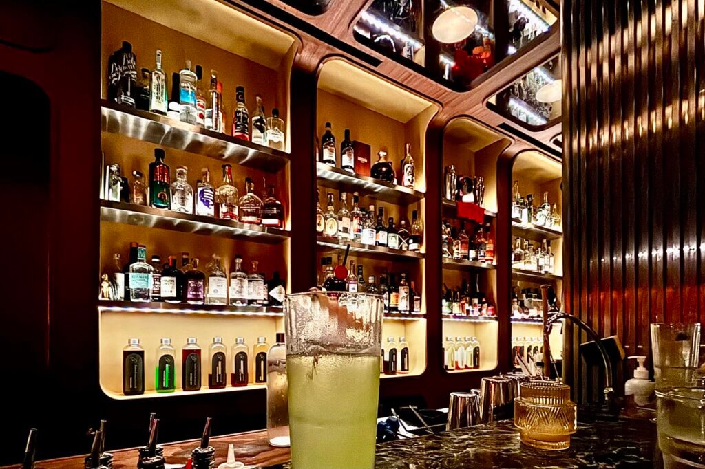 Night Hawk　Singapore Bar