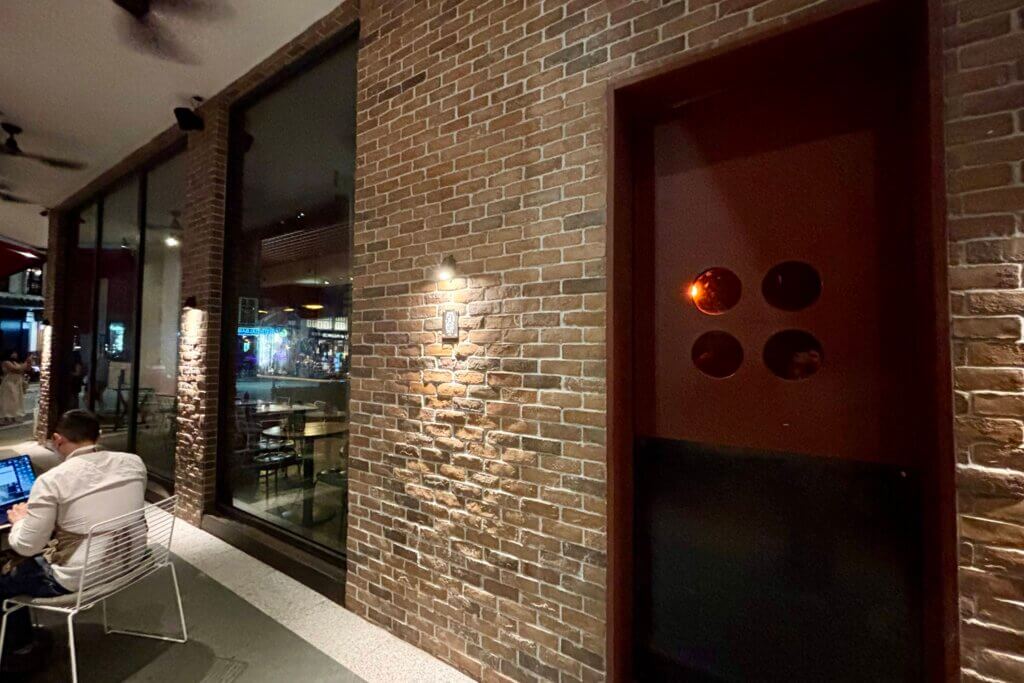 Night Hawk　Singapore Bar