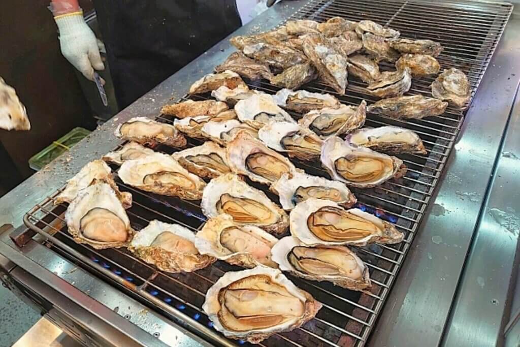 宮島の焼き牡蠣
