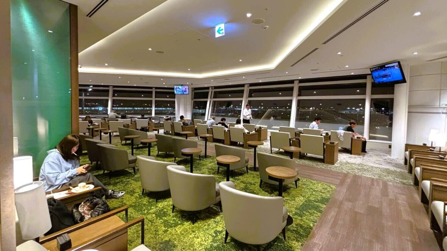 羽田空港〈T3〉TIATラウンジ