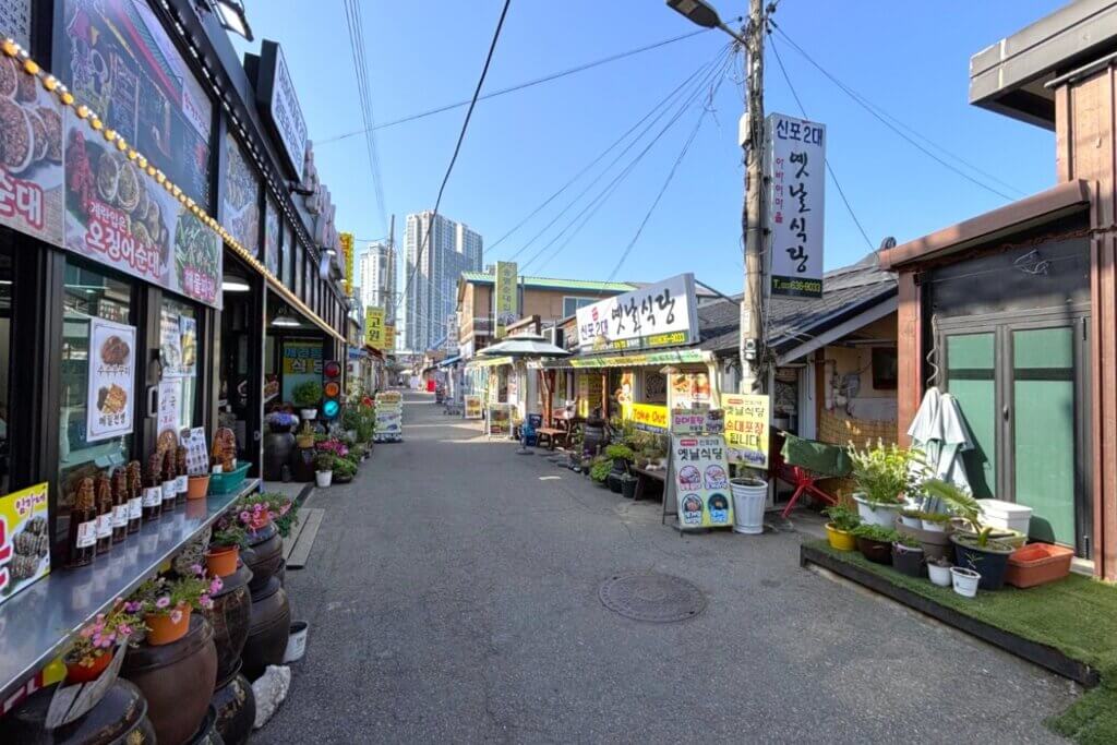 アバイ村